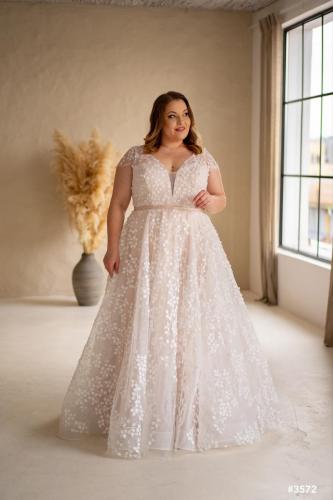 00-brautkleid-lasabina-3572-Zara-plus-size-wedding-dress-2-1